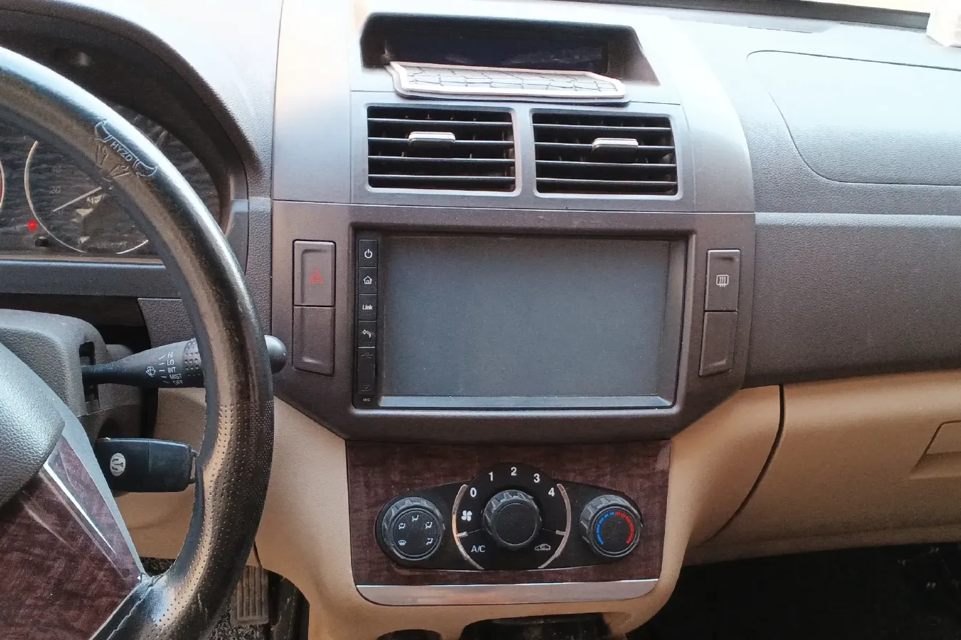 2015 BAIC WeiWang M30 1.5L 116HP L4 5MT,autocango,china used car exporter,china ev exporter,chinese used car exporter,chinese used ev exporter