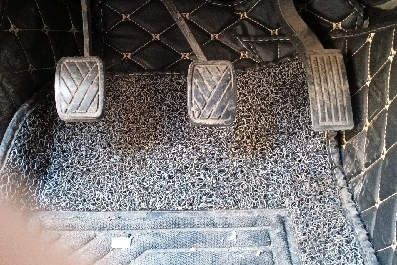 2015 BAIC WeiWang M30 1.5L 116HP L4 5MT,autocango,china used car exporter,china ev exporter,chinese used car exporter,chinese used ev exporter