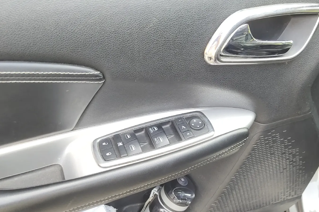 2013 Dodge JCUV 2.4L 170HP L4 6AT,autocango,china used car exporter,china ev exporter,chinese used car exporter,chinese used ev exporter