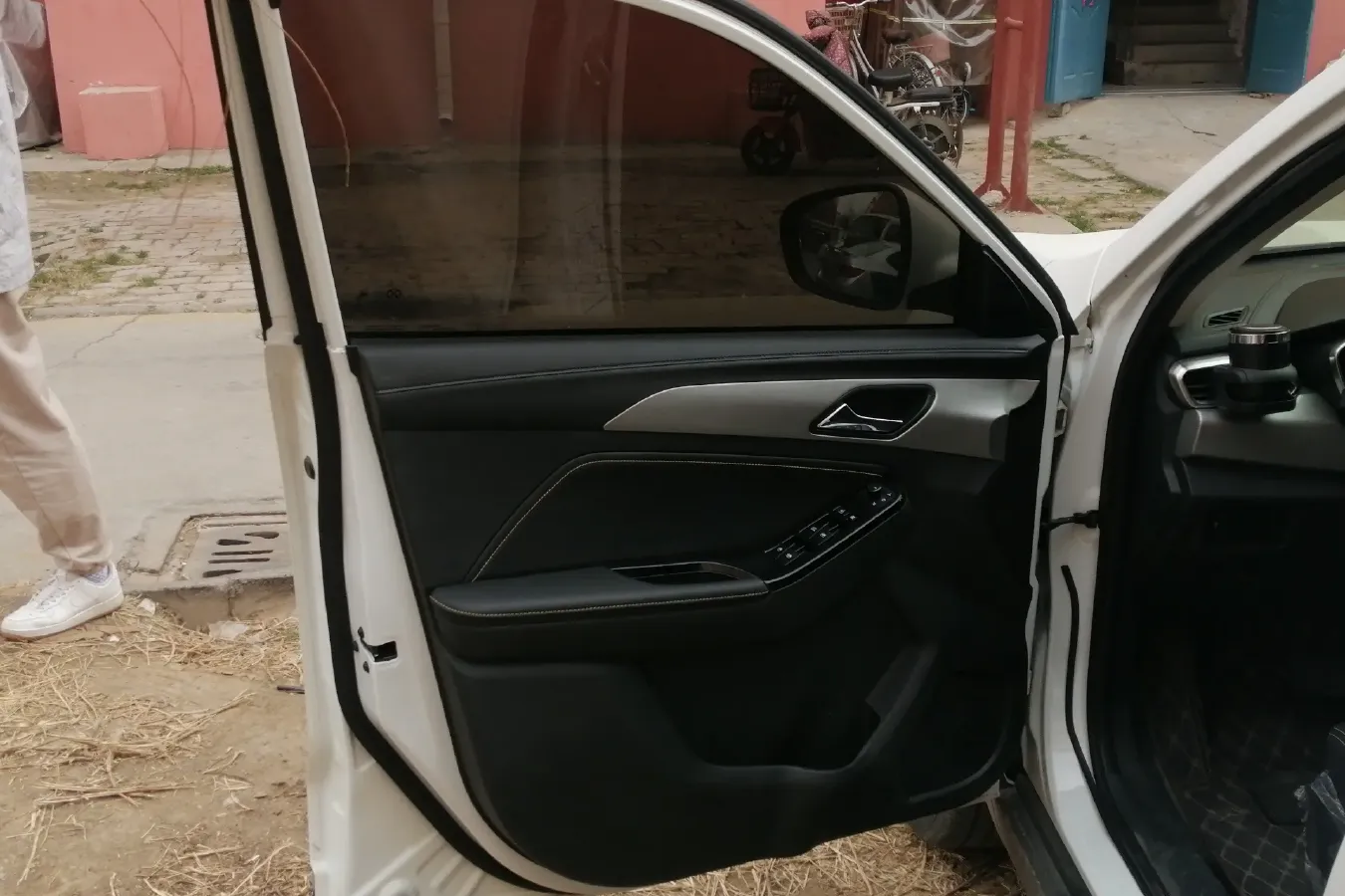 2019 BeiJing Auto X3 1.5L 116HP L4 4AT,autocango,china used car exporter,china ev exporter,chinese used car exporter,chinese used ev exporter