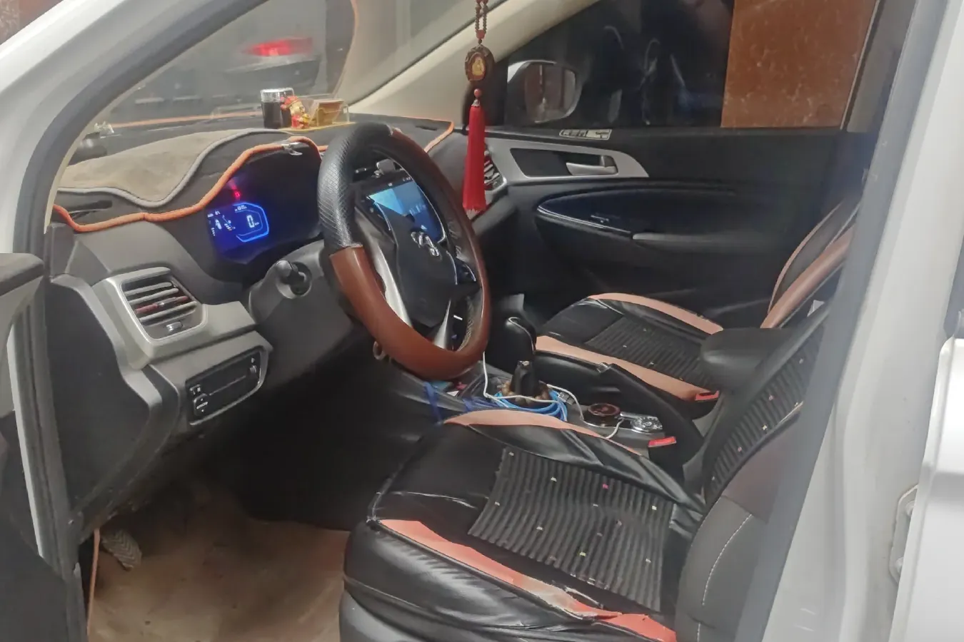 2019 ChangAn Oshan A800 1.6L 125HP L4 5MT,autocango,china used car exporter,china ev exporter,chinese used car exporter,chinese used ev exporter