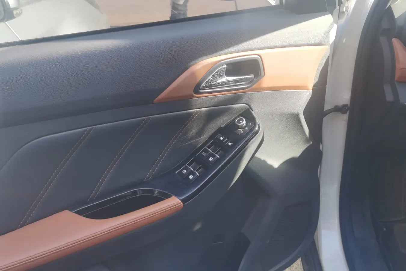 2016 BeiJing Auto Senova X35 1.5L 116HP L4 5MT,autocango,china used car exporter,china ev exporter,chinese used car exporter,chinese used ev exporter