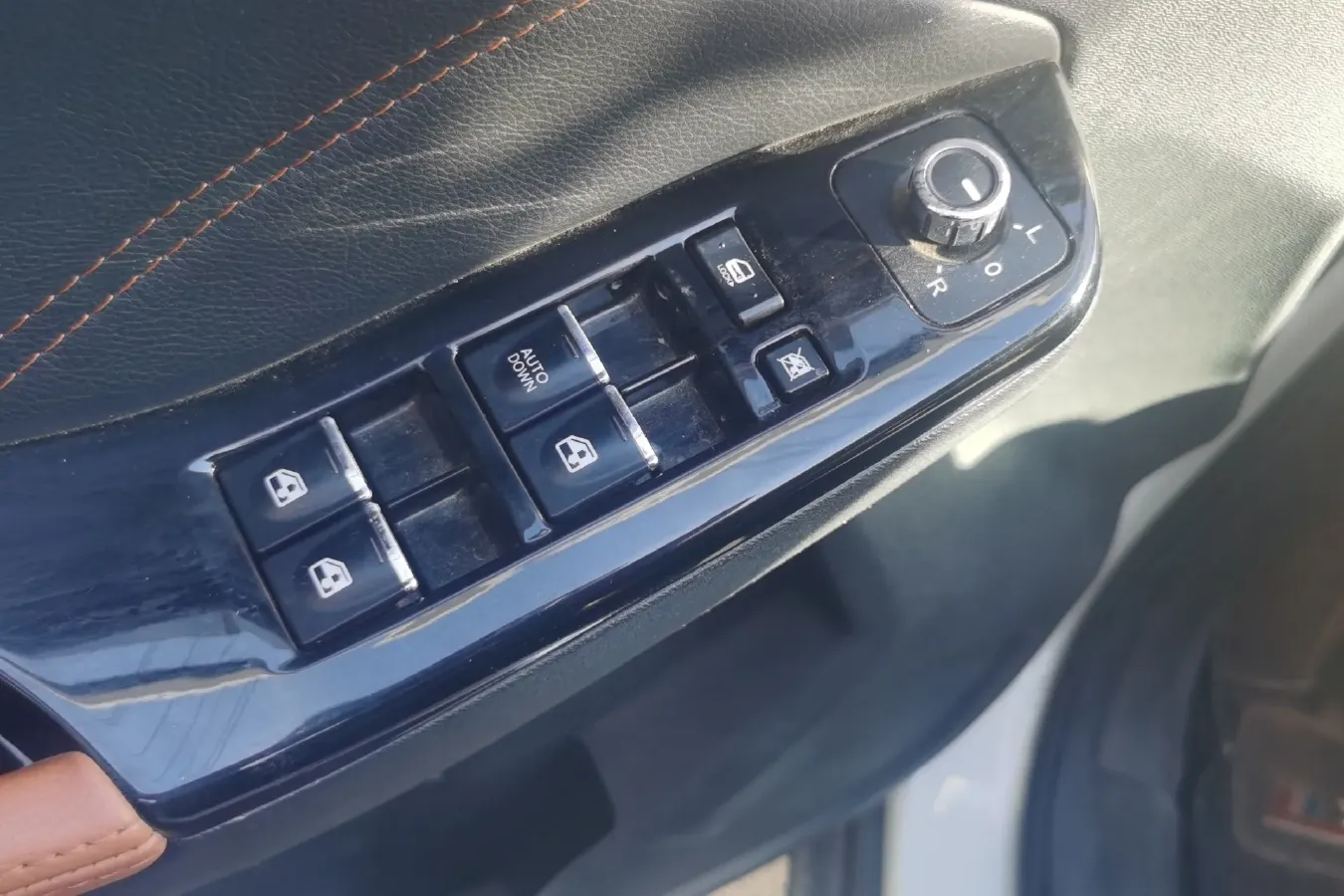 2016 BeiJing Auto Senova X35 1.5L 116HP L4 5MT,autocango,china used car exporter,china ev exporter,chinese used car exporter,chinese used ev exporter