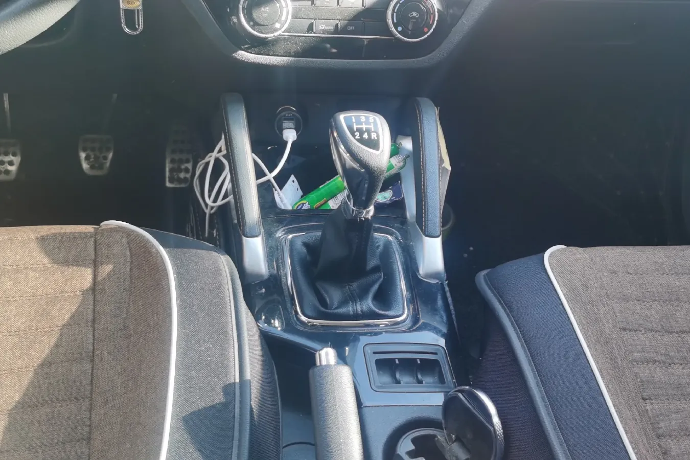 2016 BeiJing Auto Senova X35 1.5L 116HP L4 5MT,autocango,china used car exporter,china ev exporter,chinese used car exporter,chinese used ev exporter