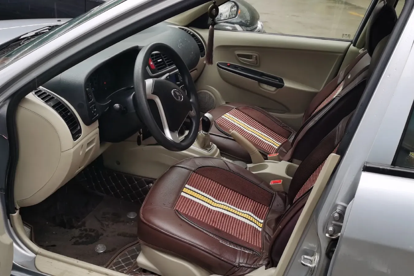 2015 Soueast V3 1.5L 120HP L4 5MT,autocango,china used car exporter,china ev exporter,chinese used car exporter,chinese used ev exporter