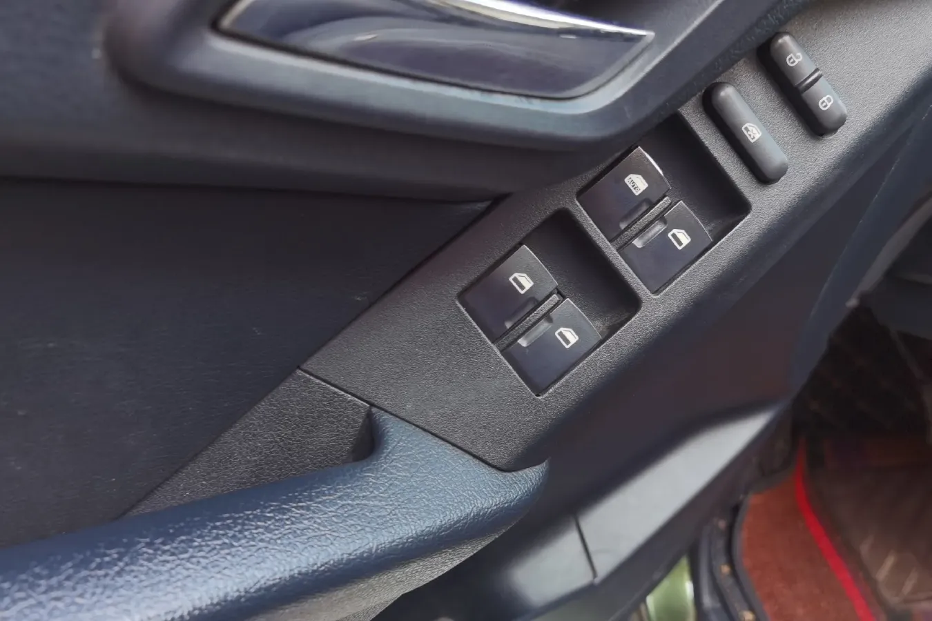 2015 Leopaard Q6 2.4L 147HP L4 5MT,autocango,china used car exporter,china ev exporter,chinese used car exporter,chinese used ev exporter