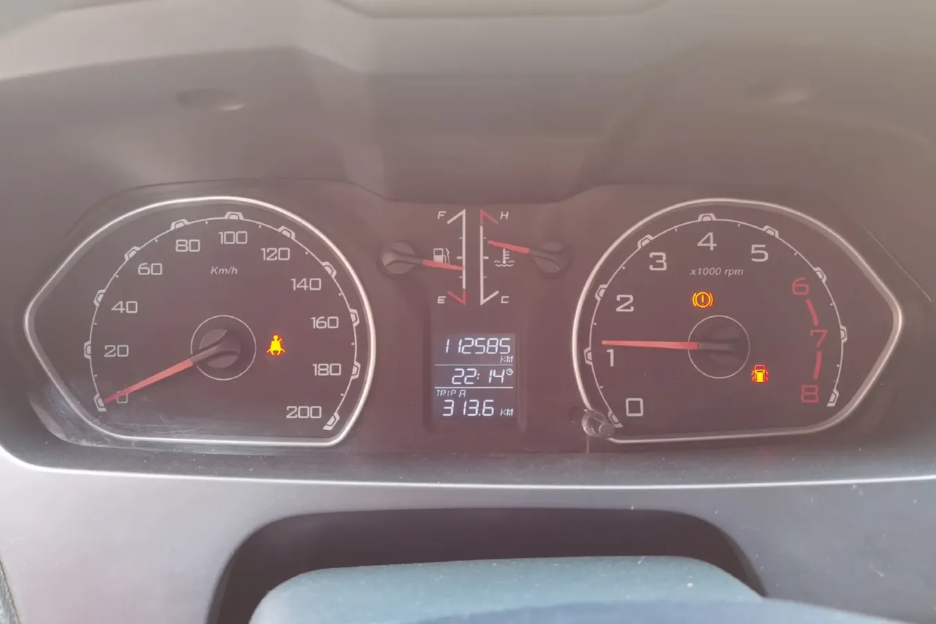 2015 Leopaard Q6 2.4L 147HP L4 5MT,autocango,china used car exporter,china ev exporter,chinese used car exporter,chinese used ev exporter