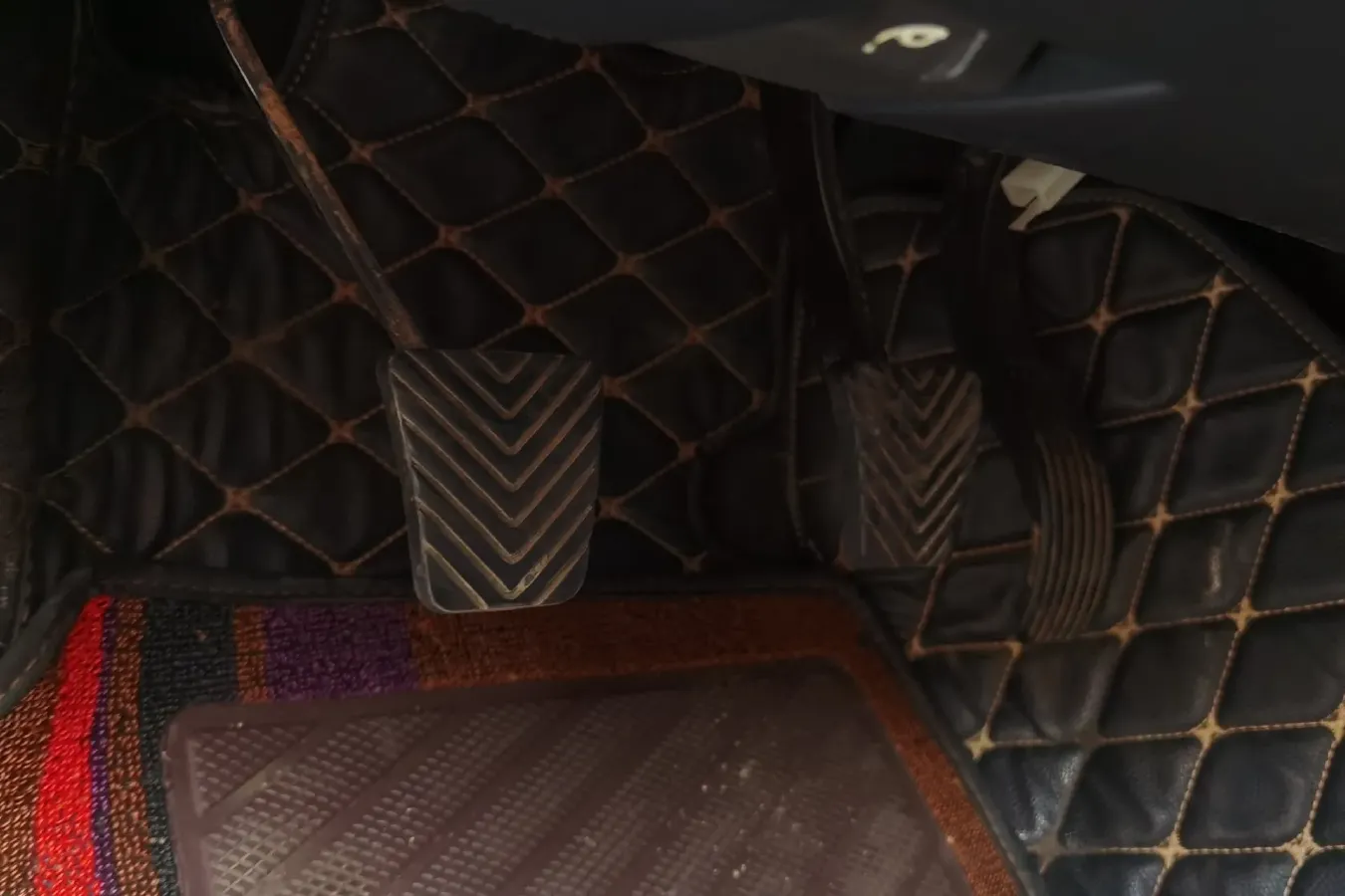 2015 Leopaard Q6 2.4L 147HP L4 5MT,autocango,china used car exporter,china ev exporter,chinese used car exporter,chinese used ev exporter