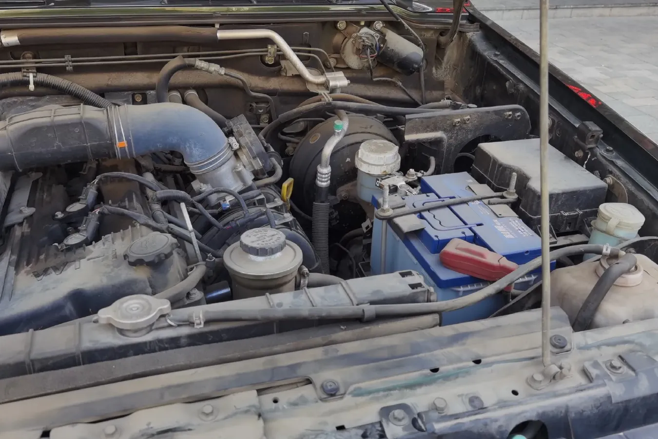 2015 Leopaard Q6 2.4L 147HP L4 5MT,autocango,china used car exporter,china ev exporter,chinese used car exporter,chinese used ev exporter