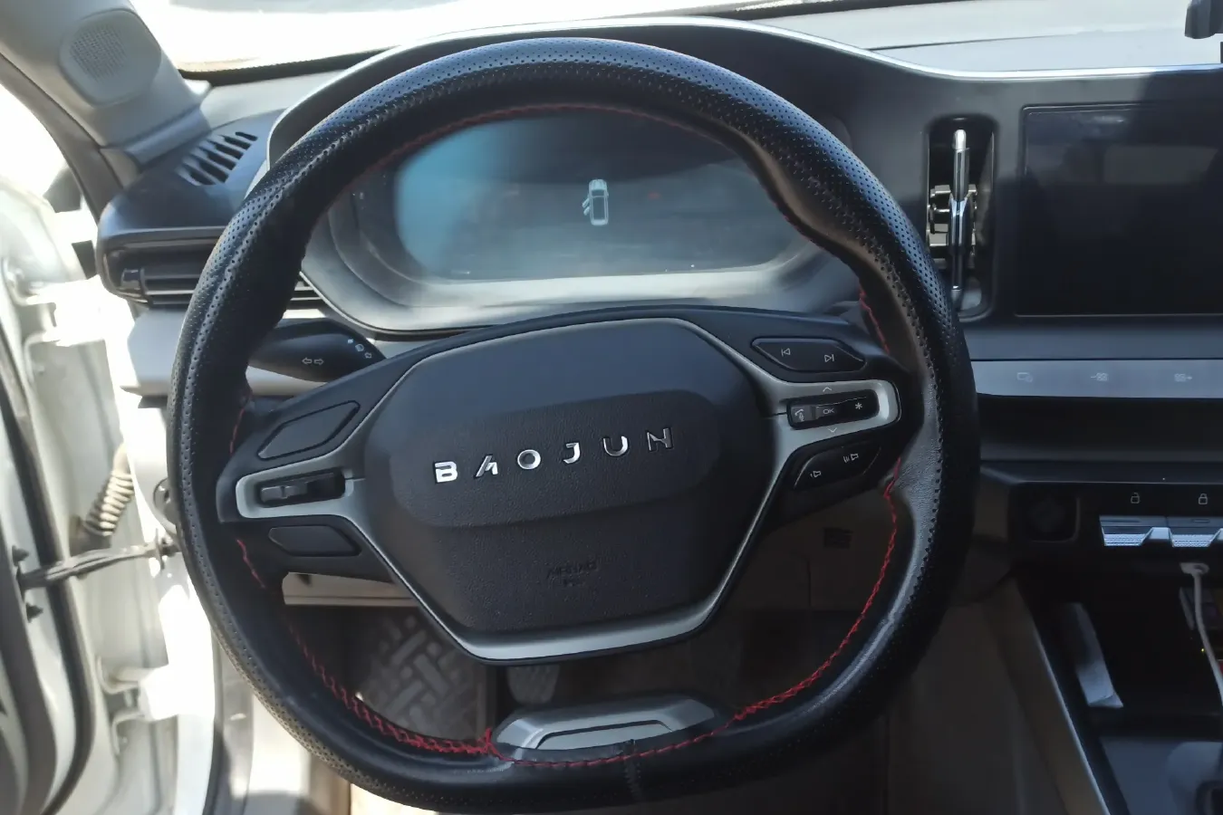 2020 BaoJun RC-5 1.5L 99HP L4 6MT,autocango,china used car exporter,china ev exporter,chinese used car exporter,chinese used ev exporter