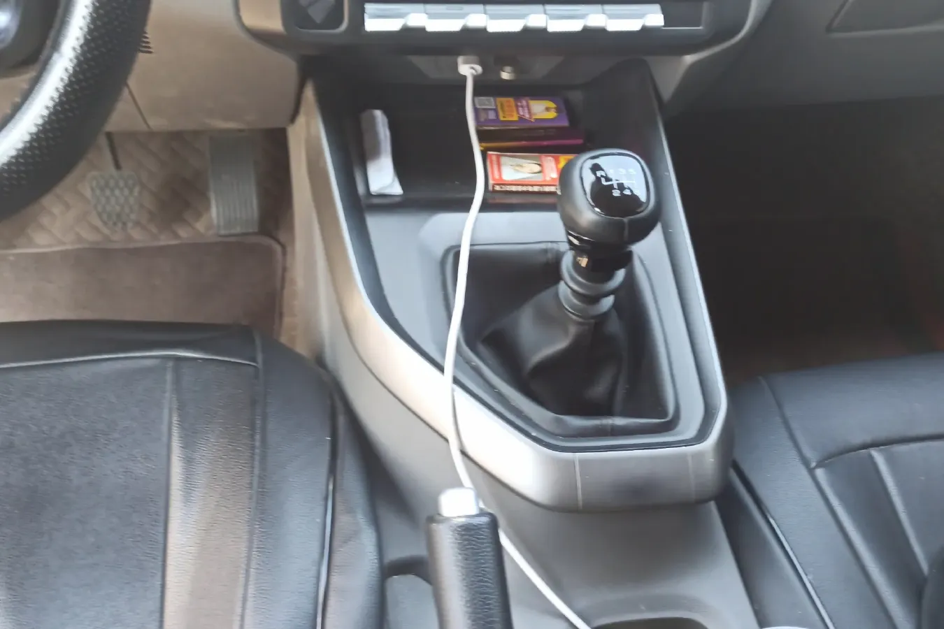 2020 BaoJun RC-5 1.5L 99HP L4 6MT,autocango,china used car exporter,china ev exporter,chinese used car exporter,chinese used ev exporter