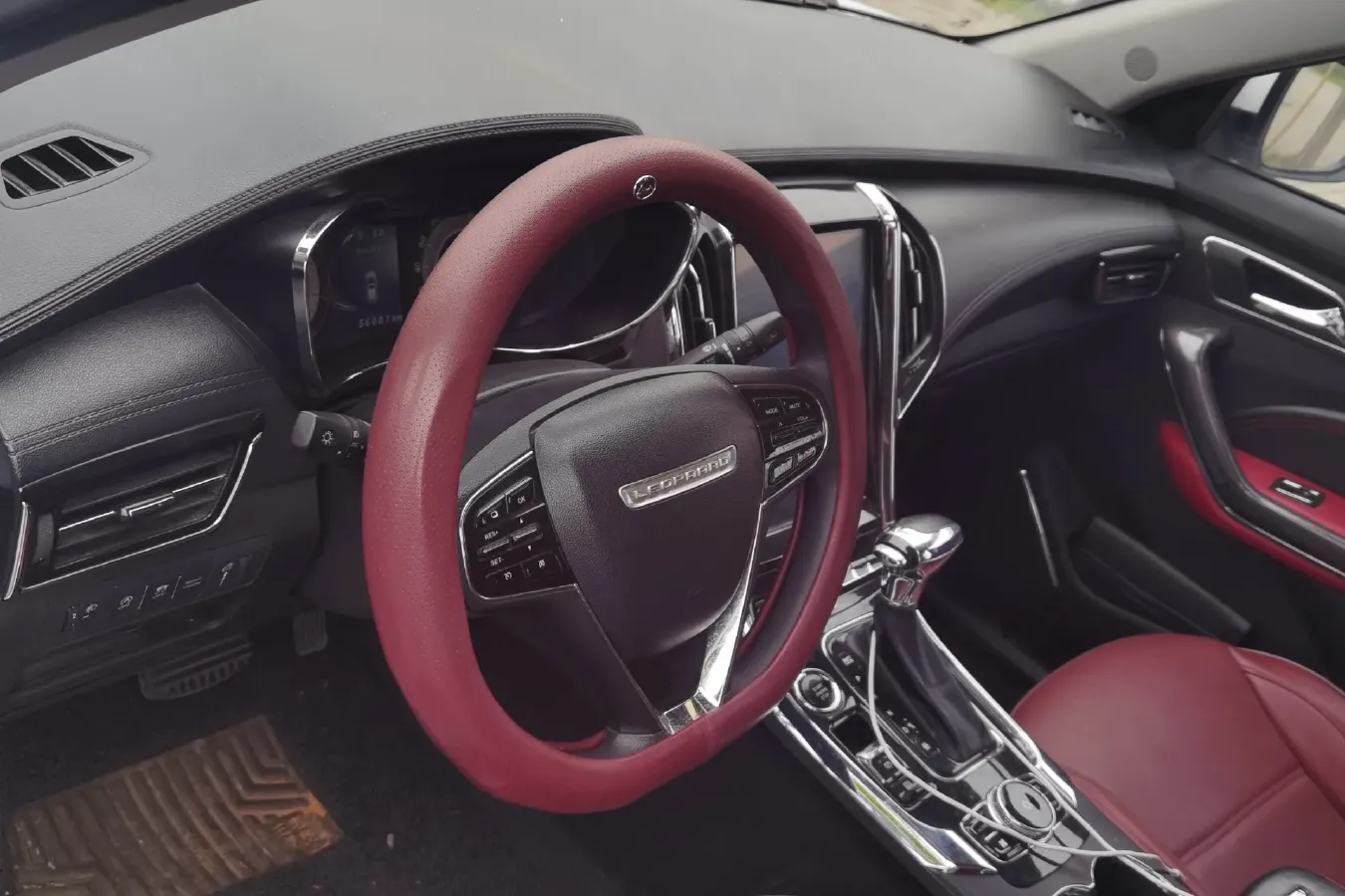 2017 Leopaard CS9 1.5L 113HP L4 CVT,autocango,china used car exporter,china ev exporter,chinese used car exporter,chinese used ev exporter