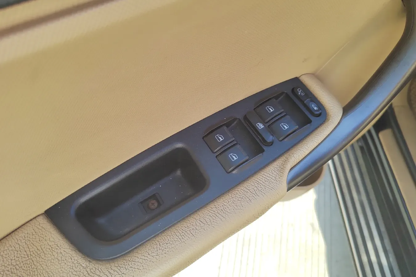 2012 Chery Tiggo 1.6L 126HP L4 5MT,autocango,china used car exporter,china ev exporter,chinese used car exporter,chinese used ev exporter