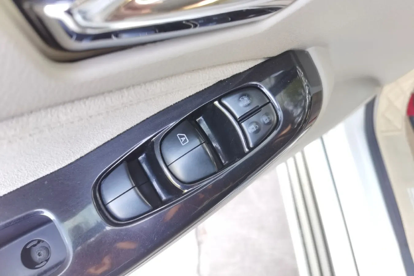 2016 Venucia T70 2.0L 144HP L4 CVT,autocango,china used car exporter,china ev exporter,chinese used car exporter,chinese used ev exporter