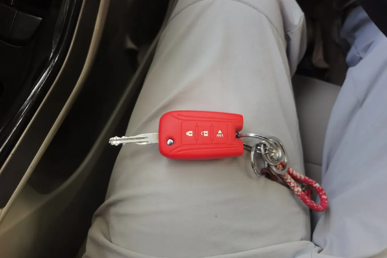 2016 Venucia T70 2.0L 144HP L4 CVT,autocango,china used car exporter,china ev exporter,chinese used car exporter,chinese used ev exporter