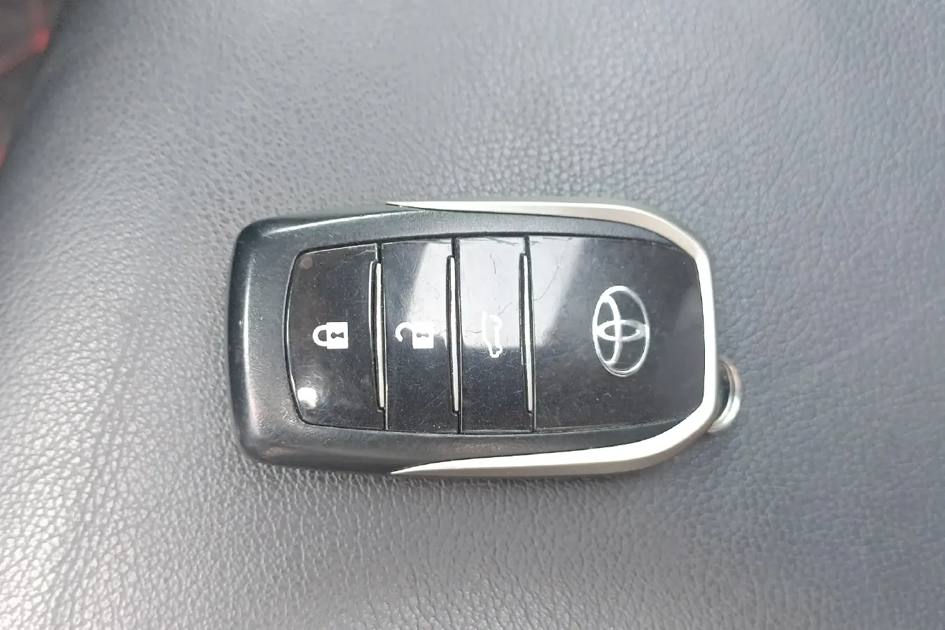 2014 Toyota Land Cruiser Prado 4.0L 275HP V6 5AT,autocango,china used car exporter,china ev exporter,chinese used car exporter,chinese used ev exporter