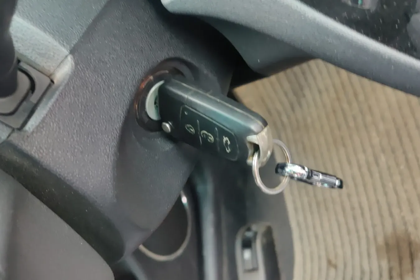 2015 HaiMa M6 1.5T 163HP L4 CVT,autocango,china used car exporter,china ev exporter,chinese used car exporter,chinese used ev exporter