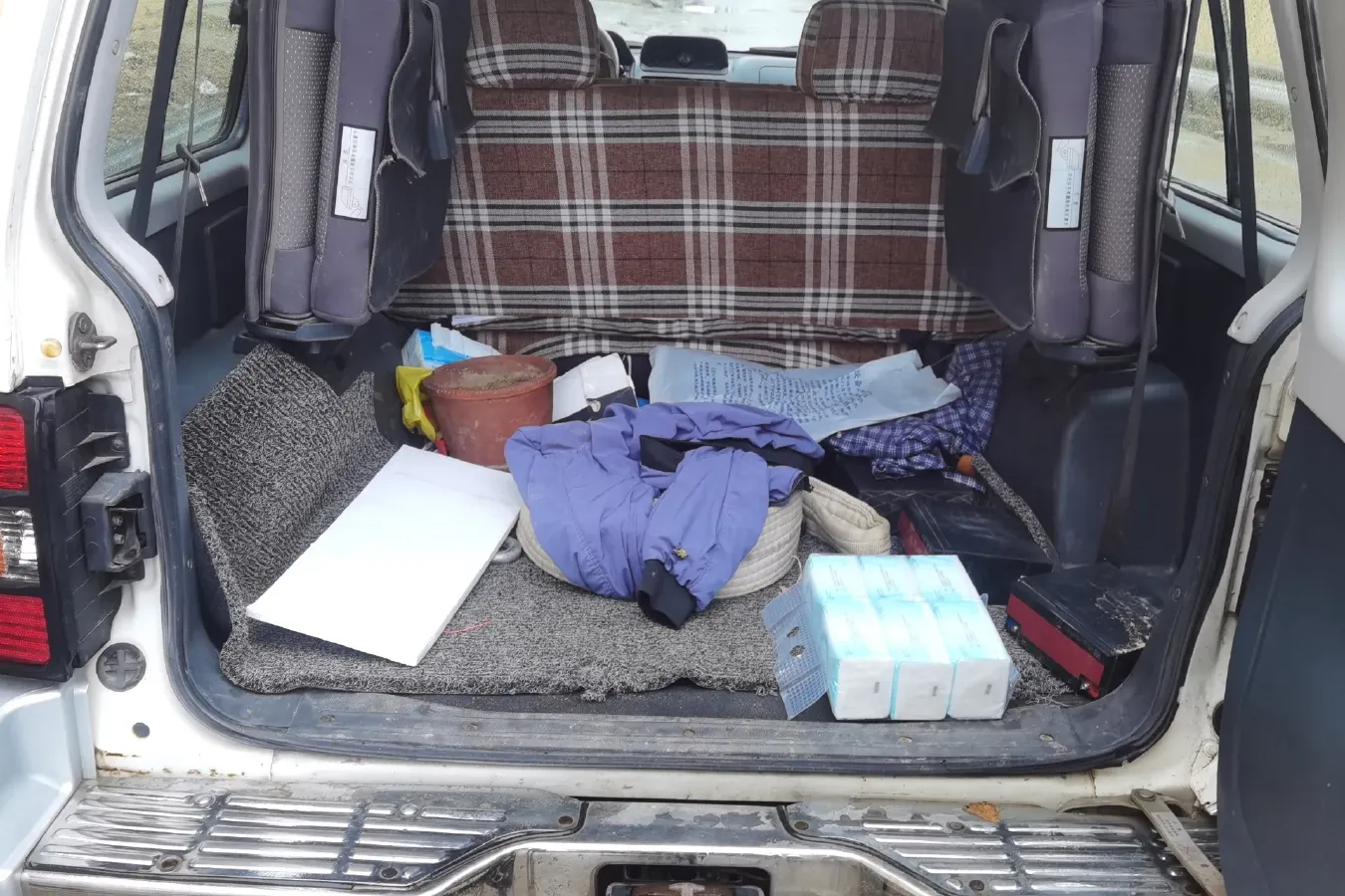 2013 Leopaard Black King Kong 2.2L 129HP L4 5MT,autocango,china used car exporter,china ev exporter,chinese used car exporter,chinese used ev exporter