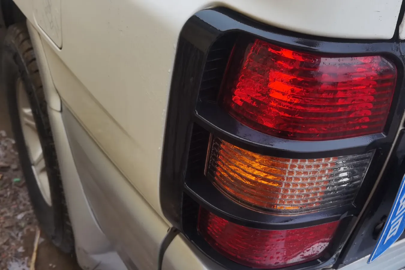 2013 Leopaard Black King Kong 2.2L 129HP L4 5MT,autocango,china used car exporter,china ev exporter,chinese used car exporter,chinese used ev exporter