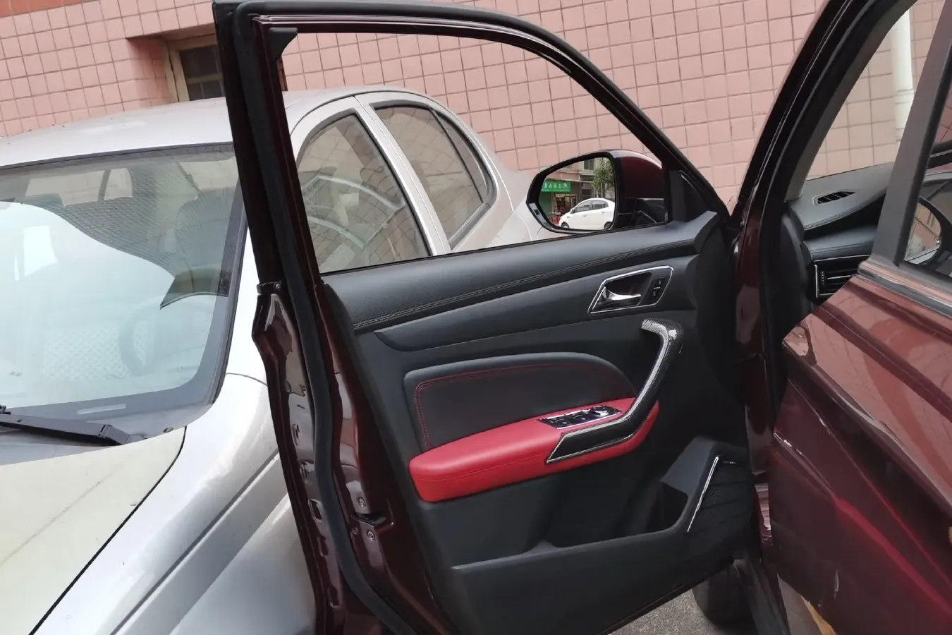 2017 Leopaard CS9 1.5L 113HP L4 5MT,autocango,china used car exporter,china ev exporter,chinese used car exporter,chinese used ev exporter