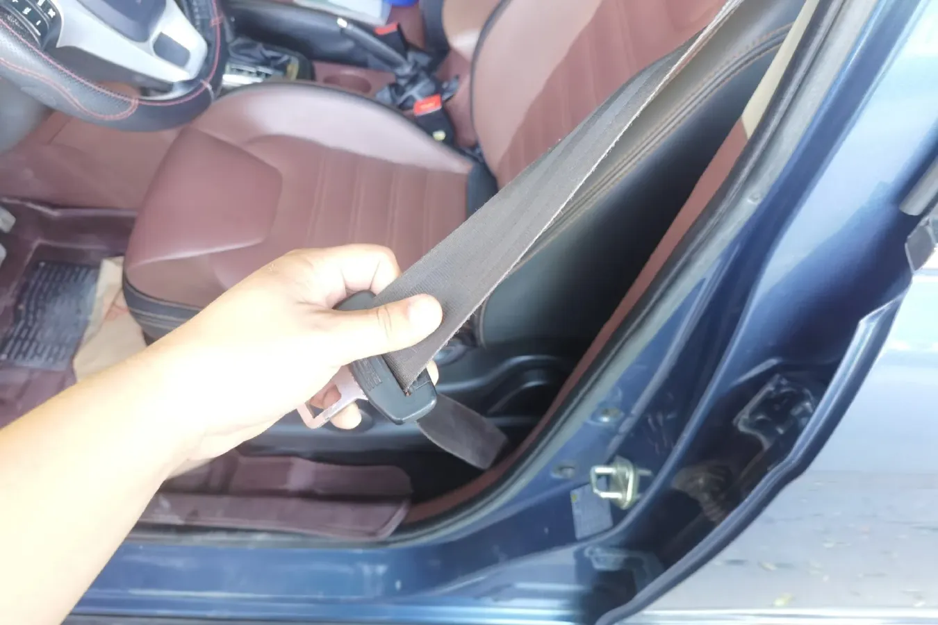 2016 DongFeng Forthing SX6 1.6L 122HP L4 CVT,autocango,china used car exporter,china ev exporter,chinese used car exporter,chinese used ev exporter