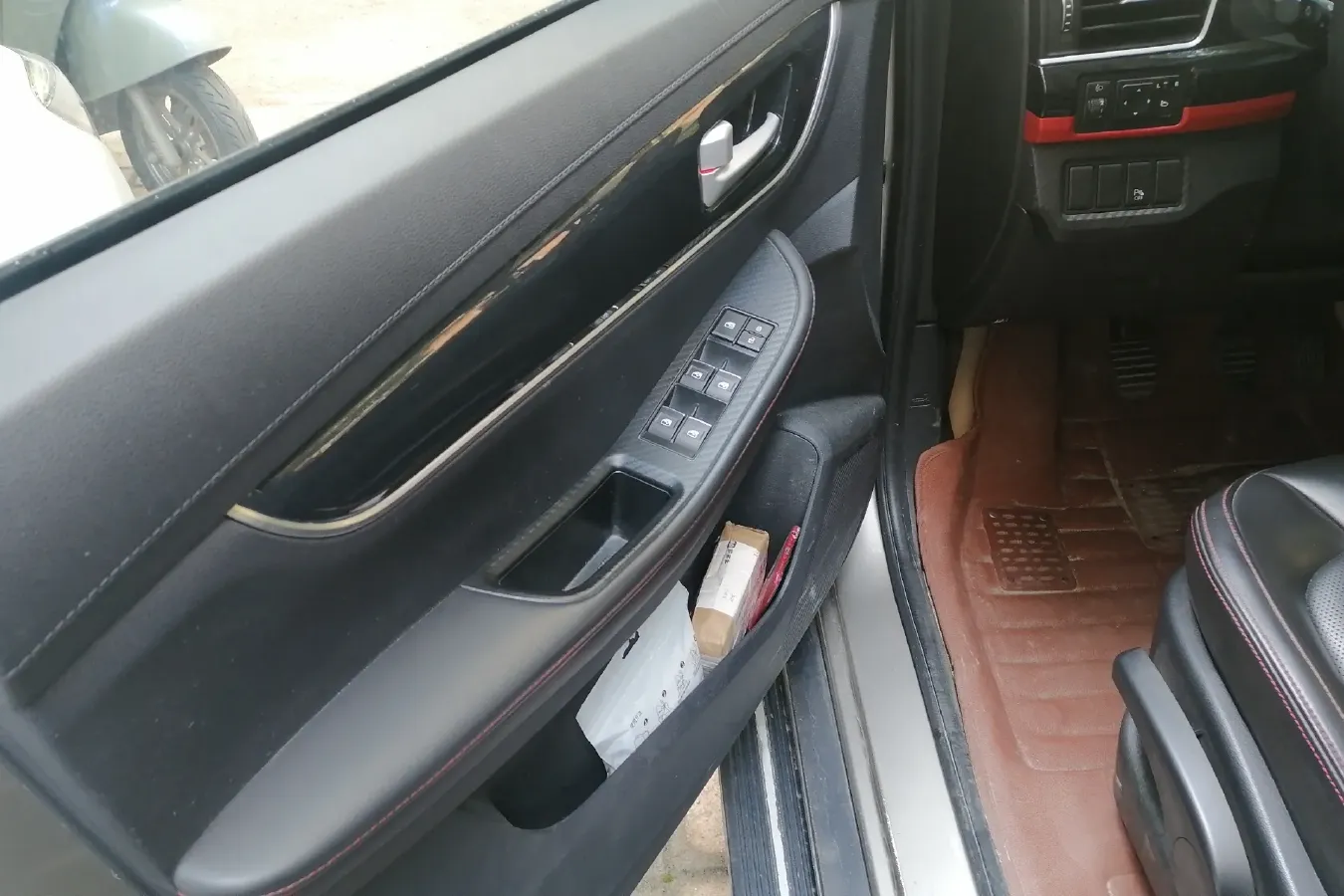 2019 DongFeng Forthing SX6 1.6L 122HP L4 5MT,autocango,china used car exporter,china ev exporter,chinese used car exporter,chinese used ev exporter