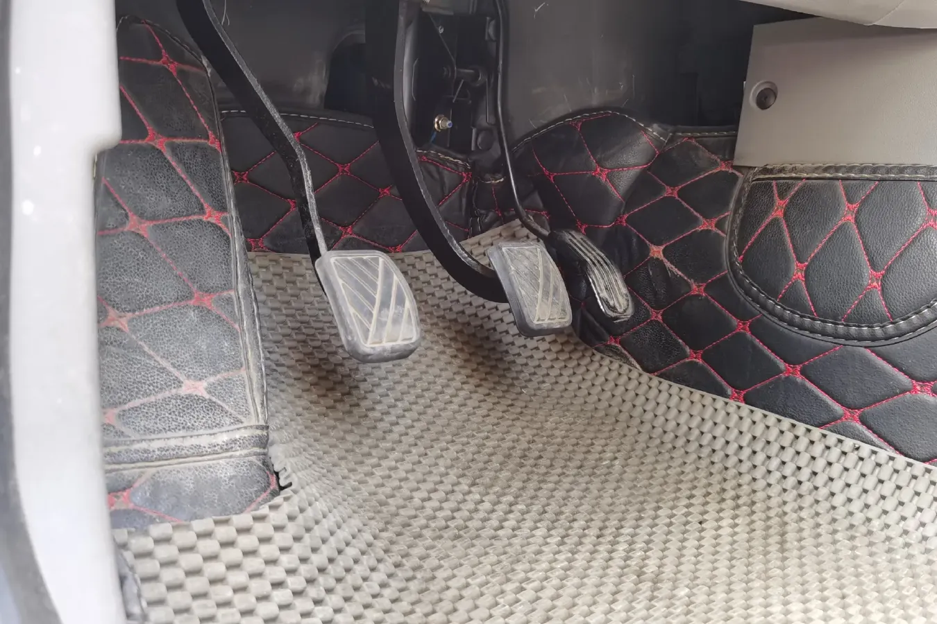 2014 BAIC WeiWang M20 1.5L 106HP L4 5MT,autocango,china used car exporter,china ev exporter,chinese used car exporter,chinese used ev exporter