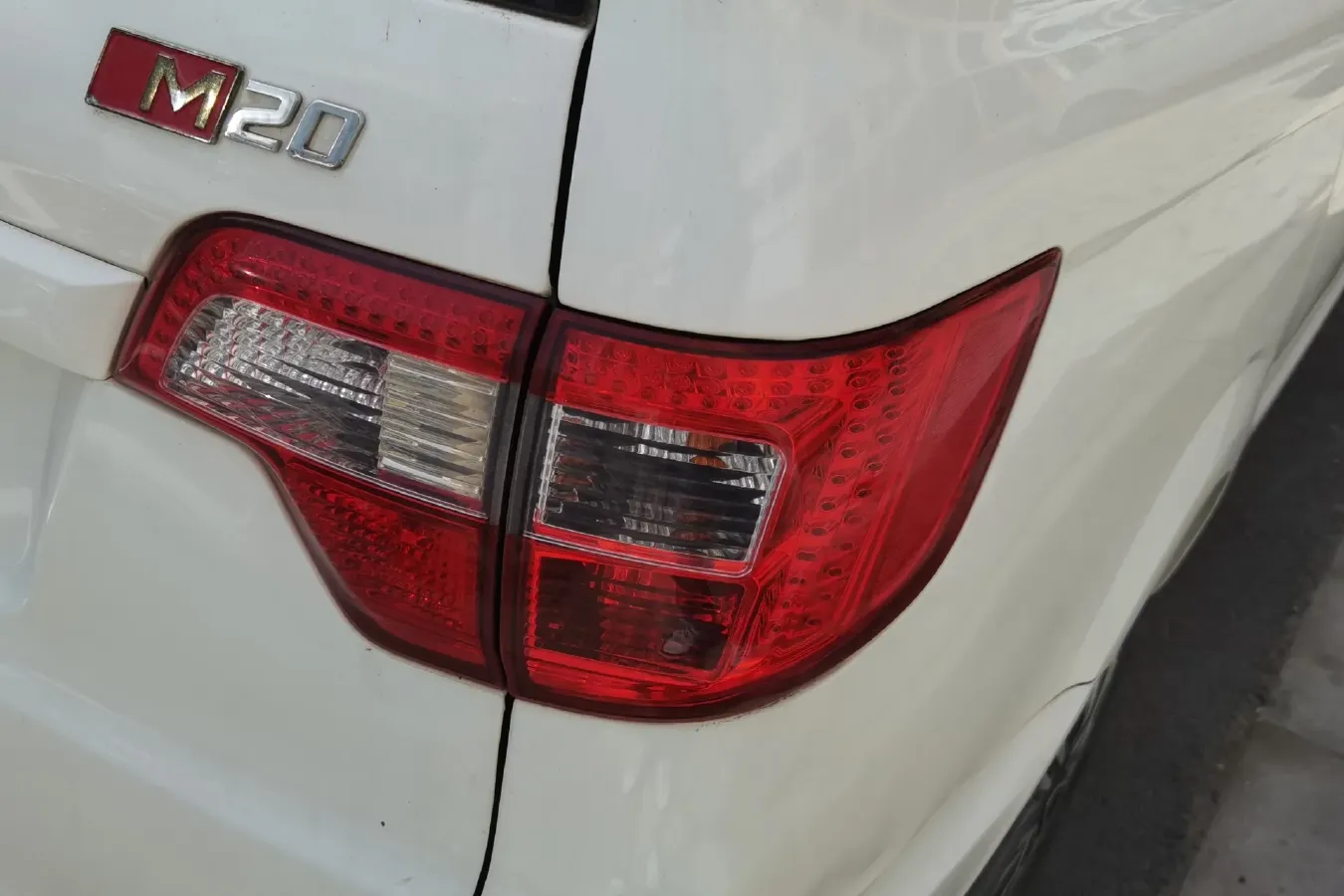 2014 BAIC WeiWang M20 1.5L 106HP L4 5MT,autocango,china used car exporter,china ev exporter,chinese used car exporter,chinese used ev exporter