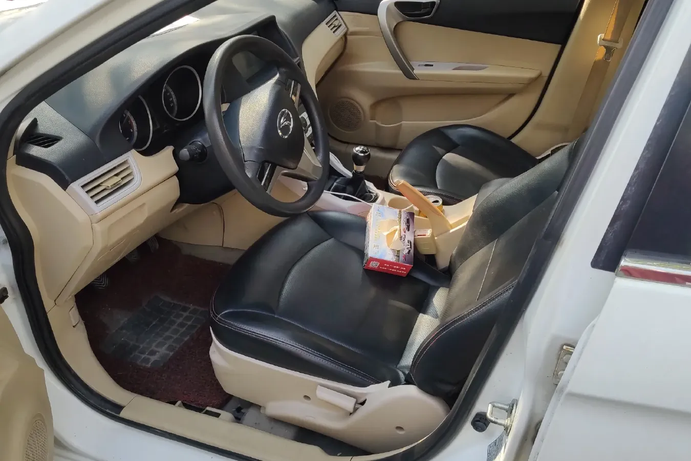 2012 Soueast V5 1.5L 120HP L4 5MT,autocango,china used car exporter,china ev exporter,chinese used car exporter,chinese used ev exporter