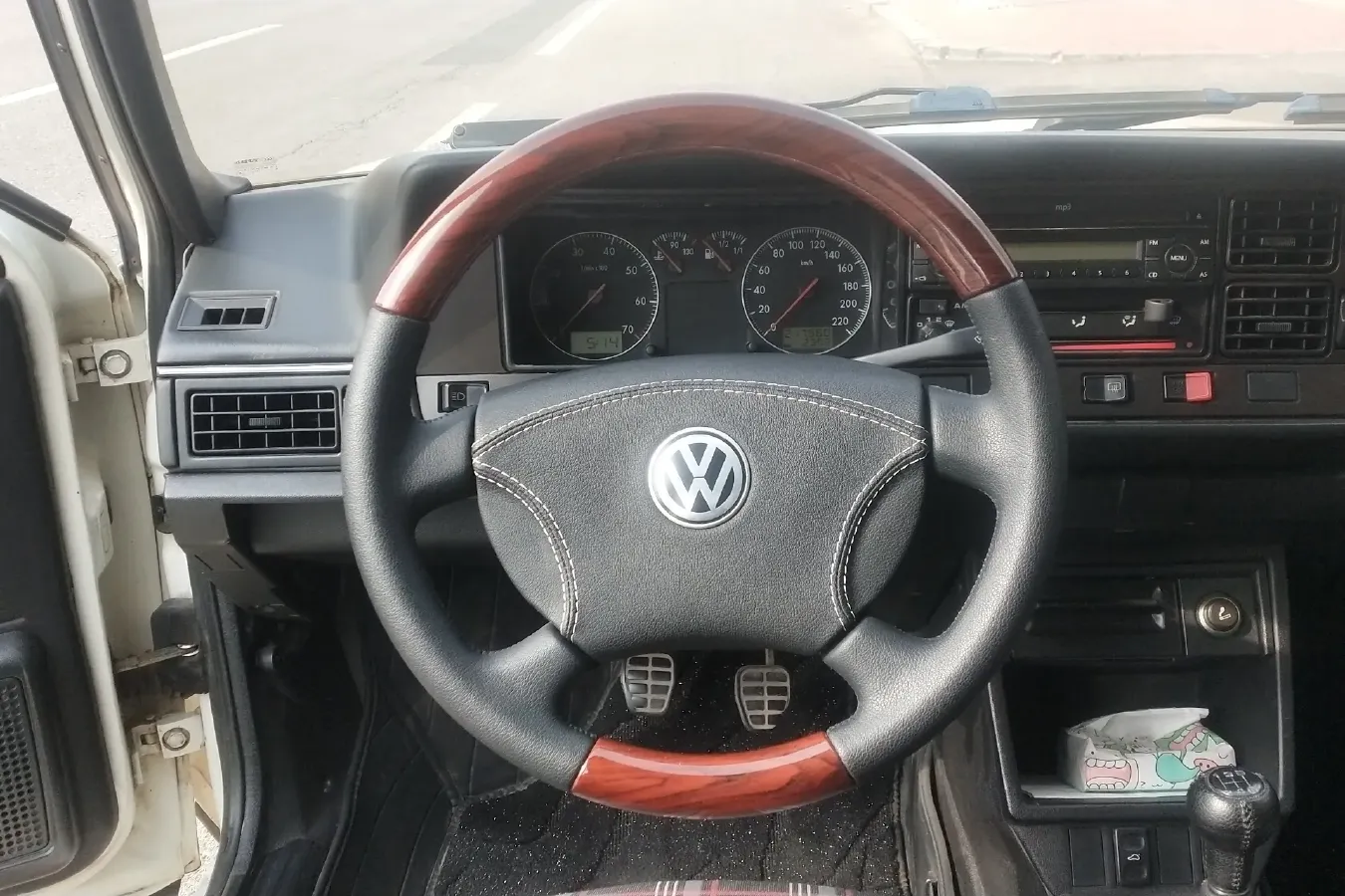 2007 Volkswagen Santana Classic 1.8L 95HP L4 5MT,autocango,china used car exporter,china ev exporter,chinese used car exporter,chinese used ev exporter