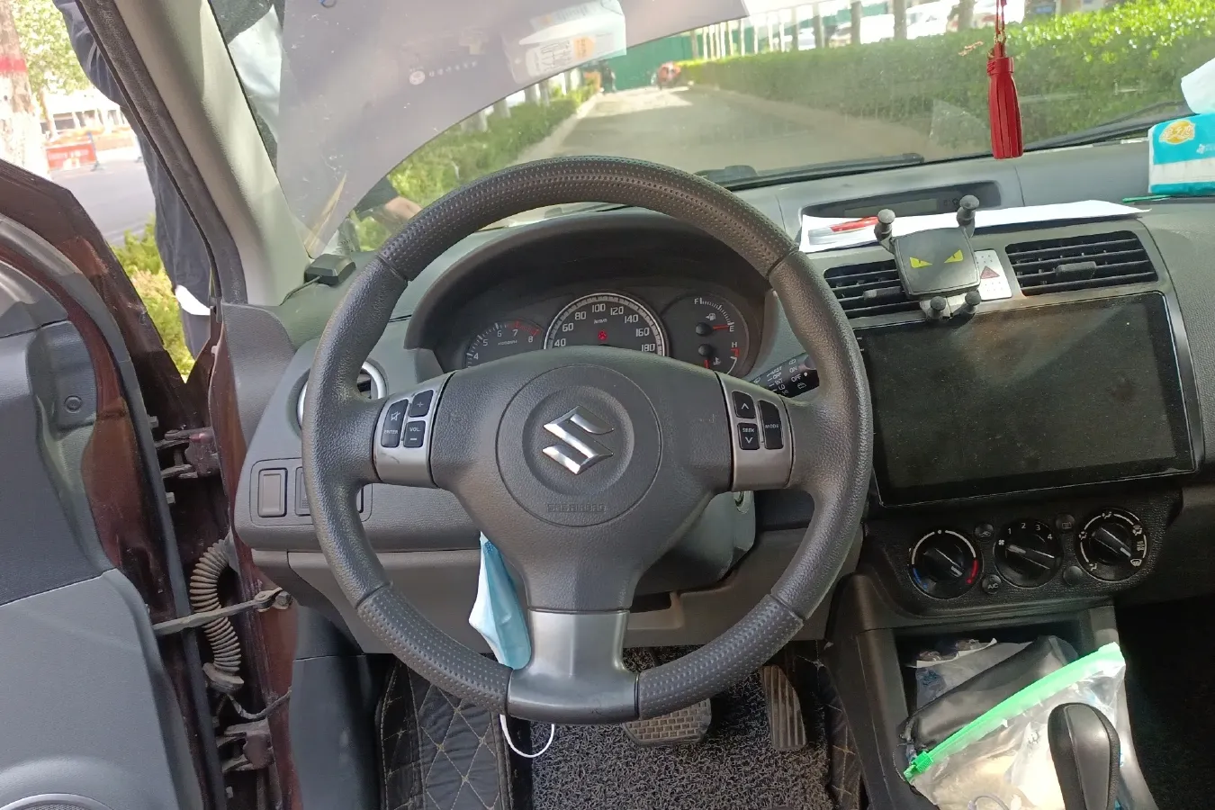 2011 Suzuki Swift 1.5L 103HP L4 4AT,autocango,china used car exporter,china ev exporter,chinese used car exporter,chinese used ev exporter