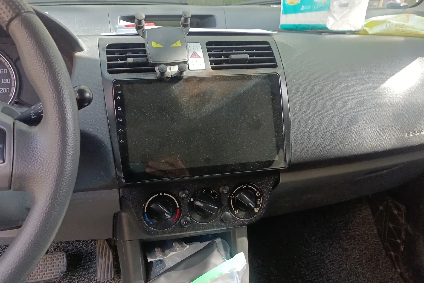 2011 Suzuki Swift 1.5L 103HP L4 4AT,autocango,china used car exporter,china ev exporter,chinese used car exporter,chinese used ev exporter