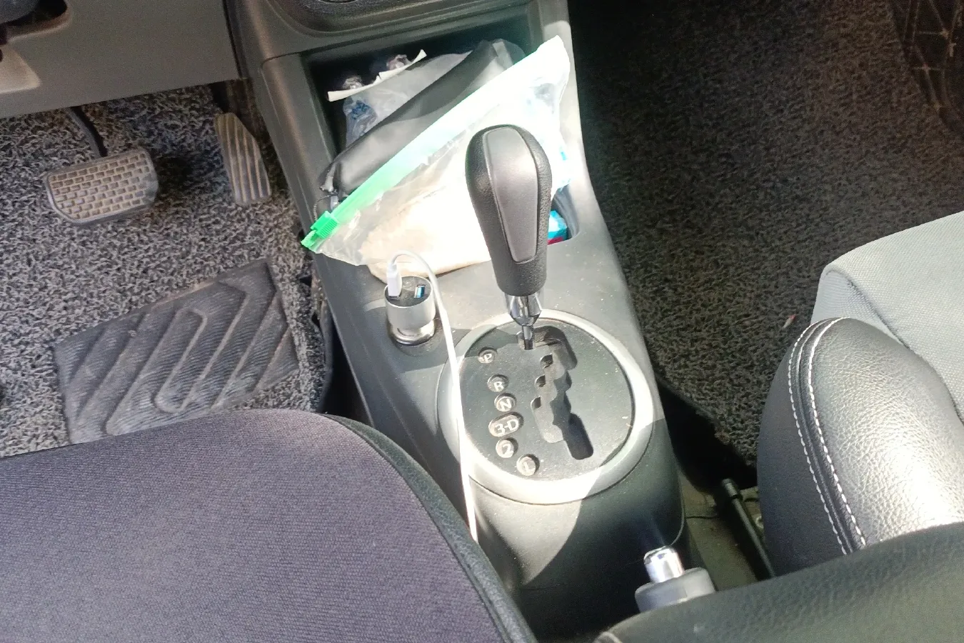 2011 Suzuki Swift 1.5L 103HP L4 4AT,autocango,china used car exporter,china ev exporter,chinese used car exporter,chinese used ev exporter