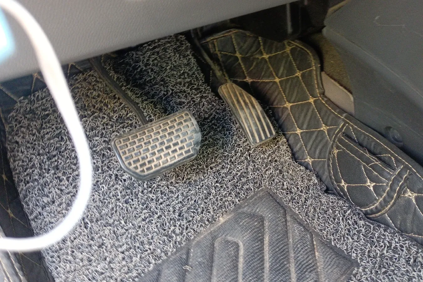 2011 Suzuki Swift 1.5L 103HP L4 4AT,autocango,china used car exporter,china ev exporter,chinese used car exporter,chinese used ev exporter