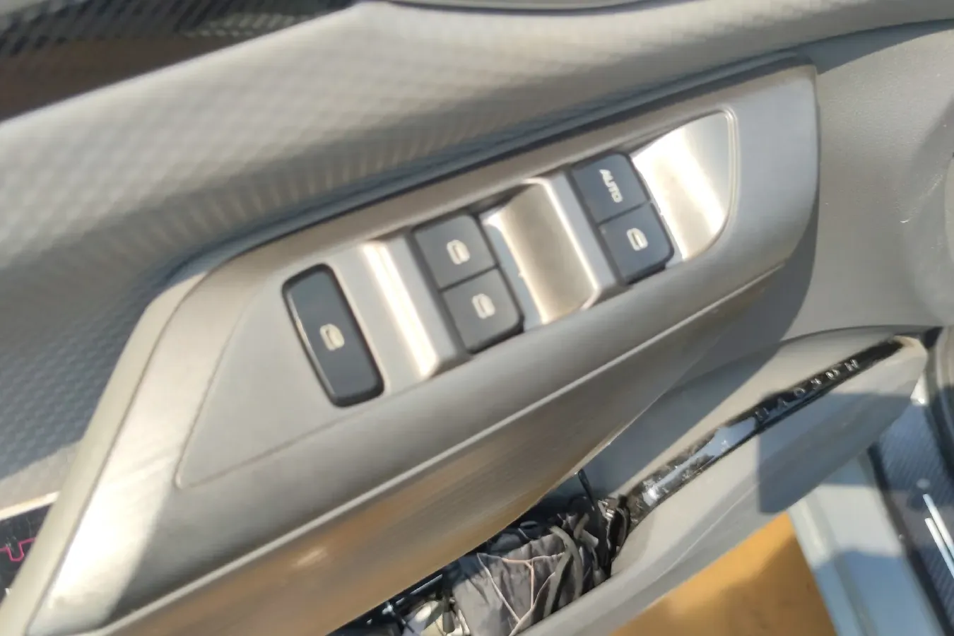 2020 BaoJun RC-5 1.5T 147HP L4 6MT,autocango,china used car exporter,china ev exporter,chinese used car exporter,chinese used ev exporter