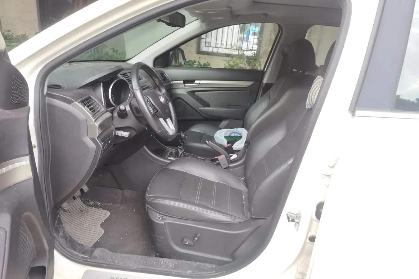 2015 BeiJing Auto Senova X65 2.0T 177HP L4 5MT,autocango,china used car exporter,china ev exporter,chinese used car exporter,chinese used ev exporter