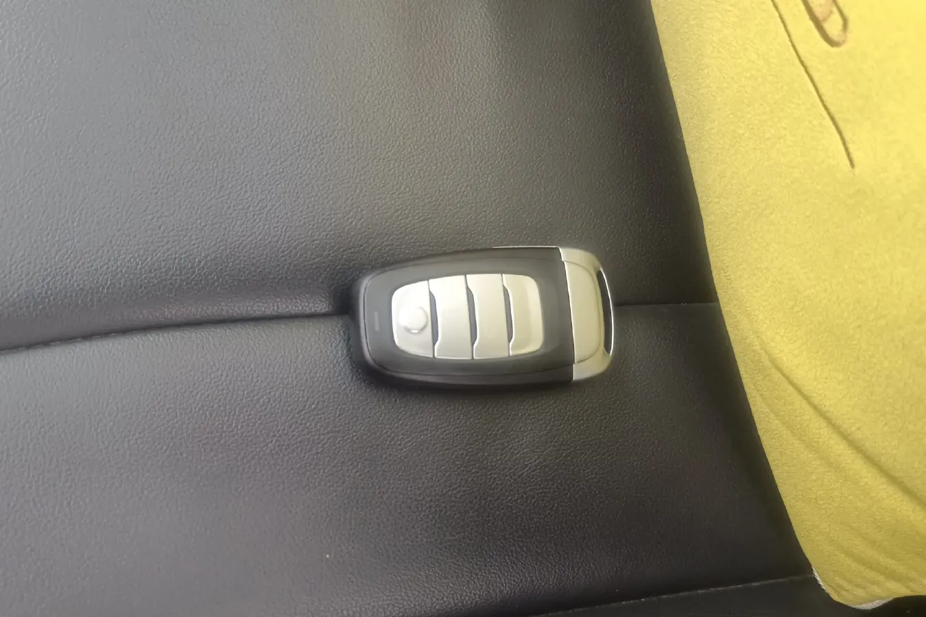 2020 HongQi H5 1.5T 169HP L4 7DCT,autocango,china used car exporter,china ev exporter,chinese used car exporter,chinese used ev exporter