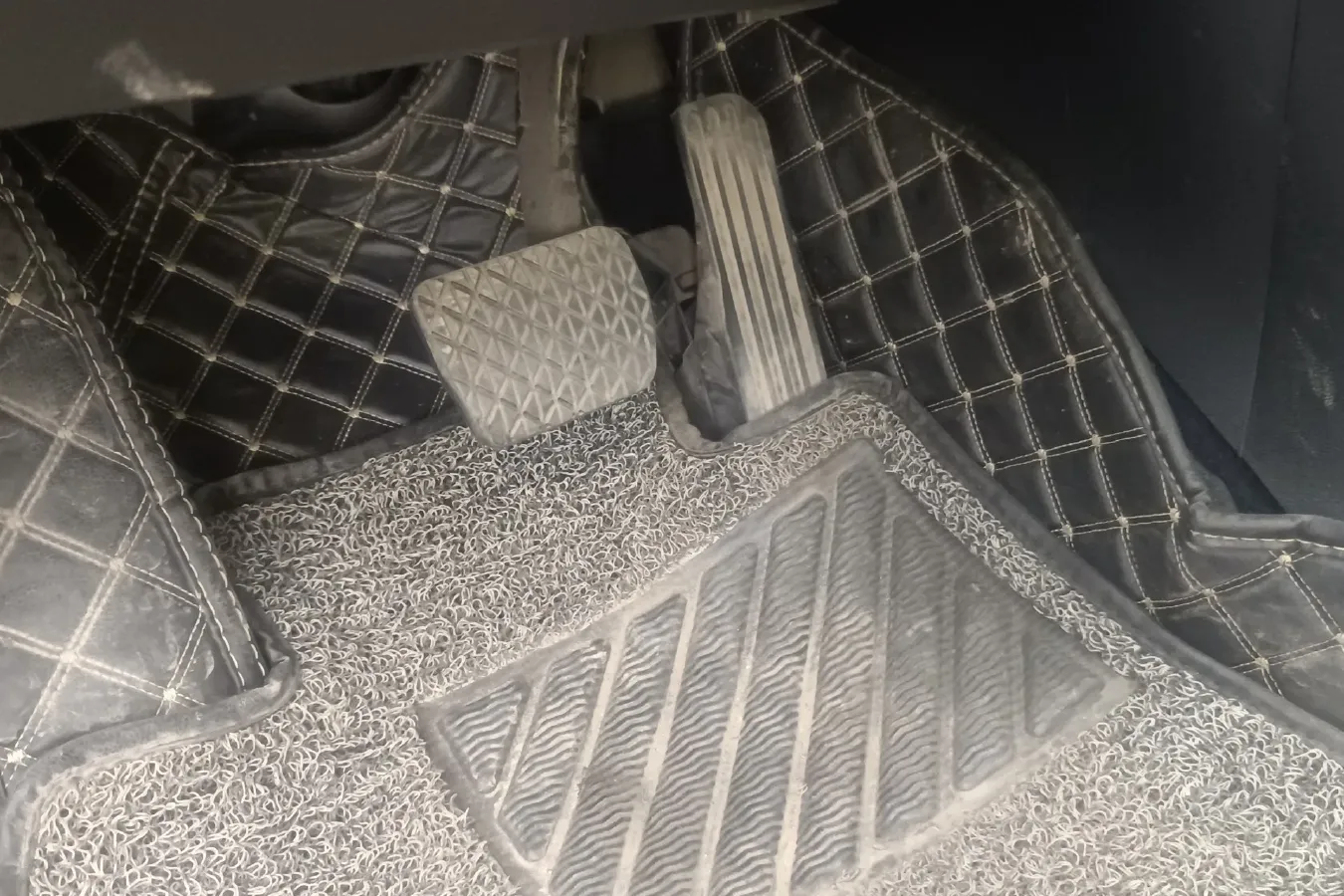 2020 HongQi H5 1.5T 169HP L4 7DCT,autocango,china used car exporter,china ev exporter,chinese used car exporter,chinese used ev exporter