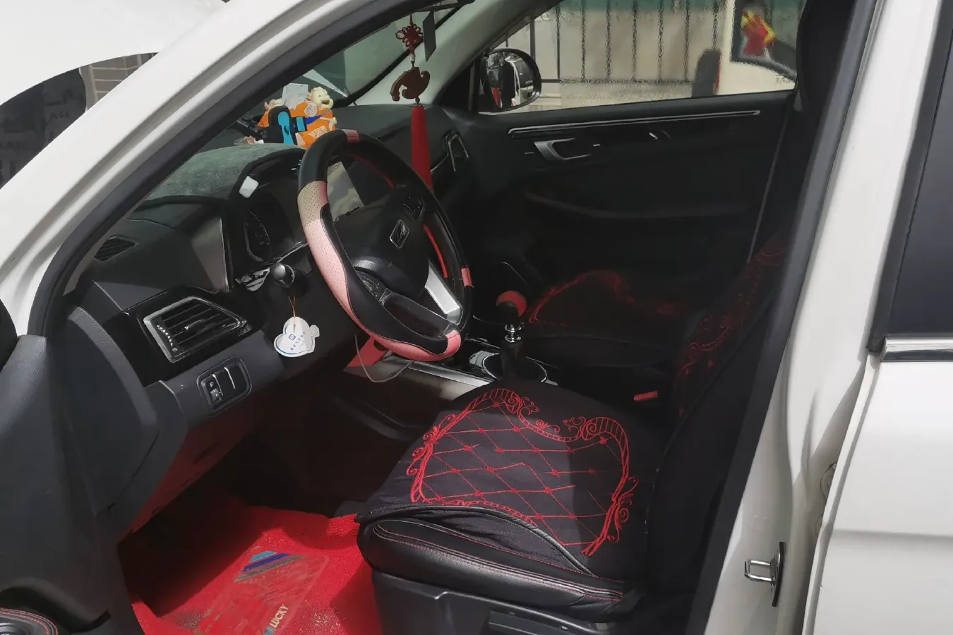 2015 Zotye Damy X5 1.5T 150HP L4 5MT,autocango,china used car exporter,china ev exporter,chinese used car exporter,chinese used ev exporter