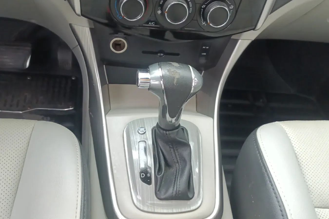 2016 DongFeng Forthing S500 1.6L 122HP L4 CVT,autocango,china used car exporter,china ev exporter,chinese used car exporter,chinese used ev exporter