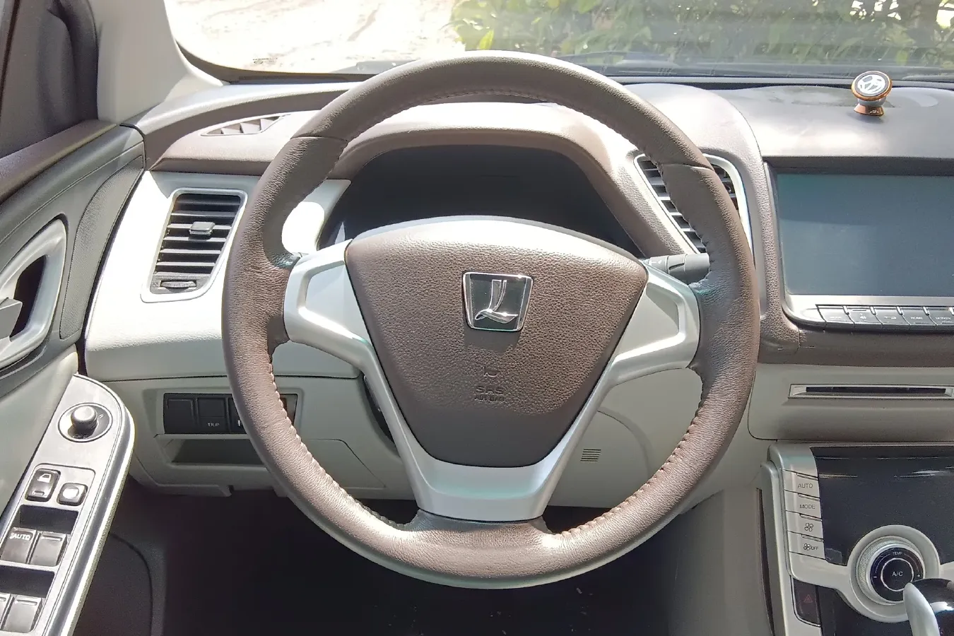 2013 Luxgen 5 1.8T 154HP L4 5AT,autocango,china used car exporter,china ev exporter,chinese used car exporter,chinese used ev exporter