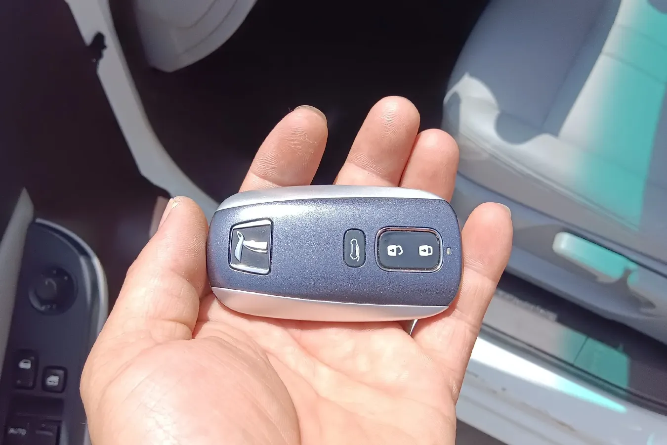 2013 Luxgen 5 1.8T 154HP L4 5AT,autocango,china used car exporter,china ev exporter,chinese used car exporter,chinese used ev exporter