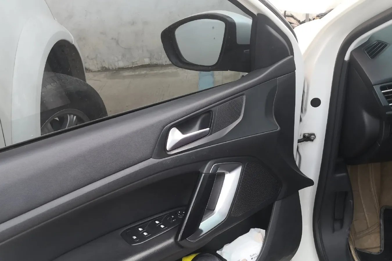 2015 Peugeot 308S 1.2T 136HP L3 6AT,autocango,china used car exporter,china ev exporter,chinese used car exporter,chinese used ev exporter