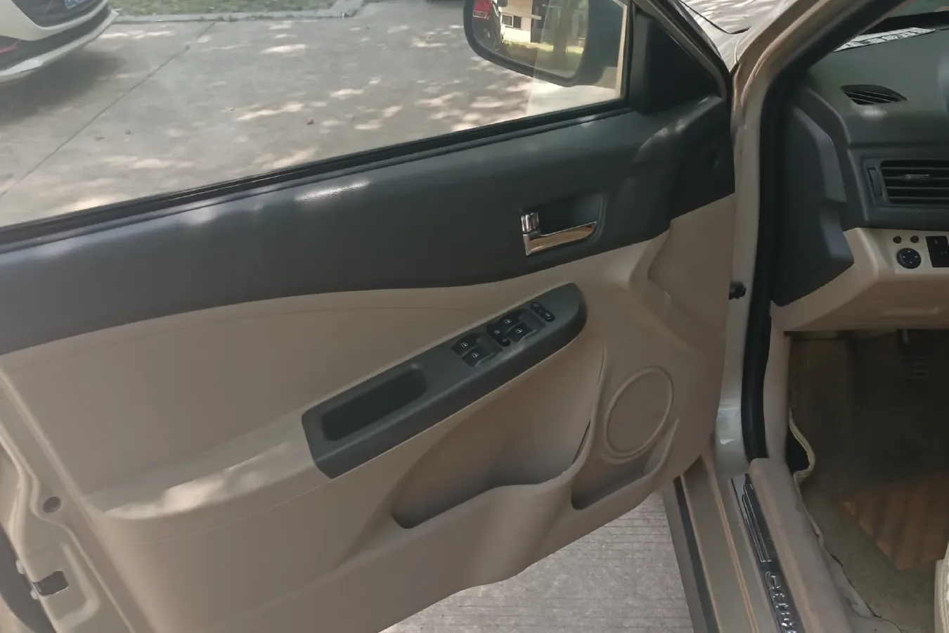 2014 Chery E5 1.5L 109HP L4 5MT,autocango,china used car exporter,china ev exporter,chinese used car exporter,chinese used ev exporter