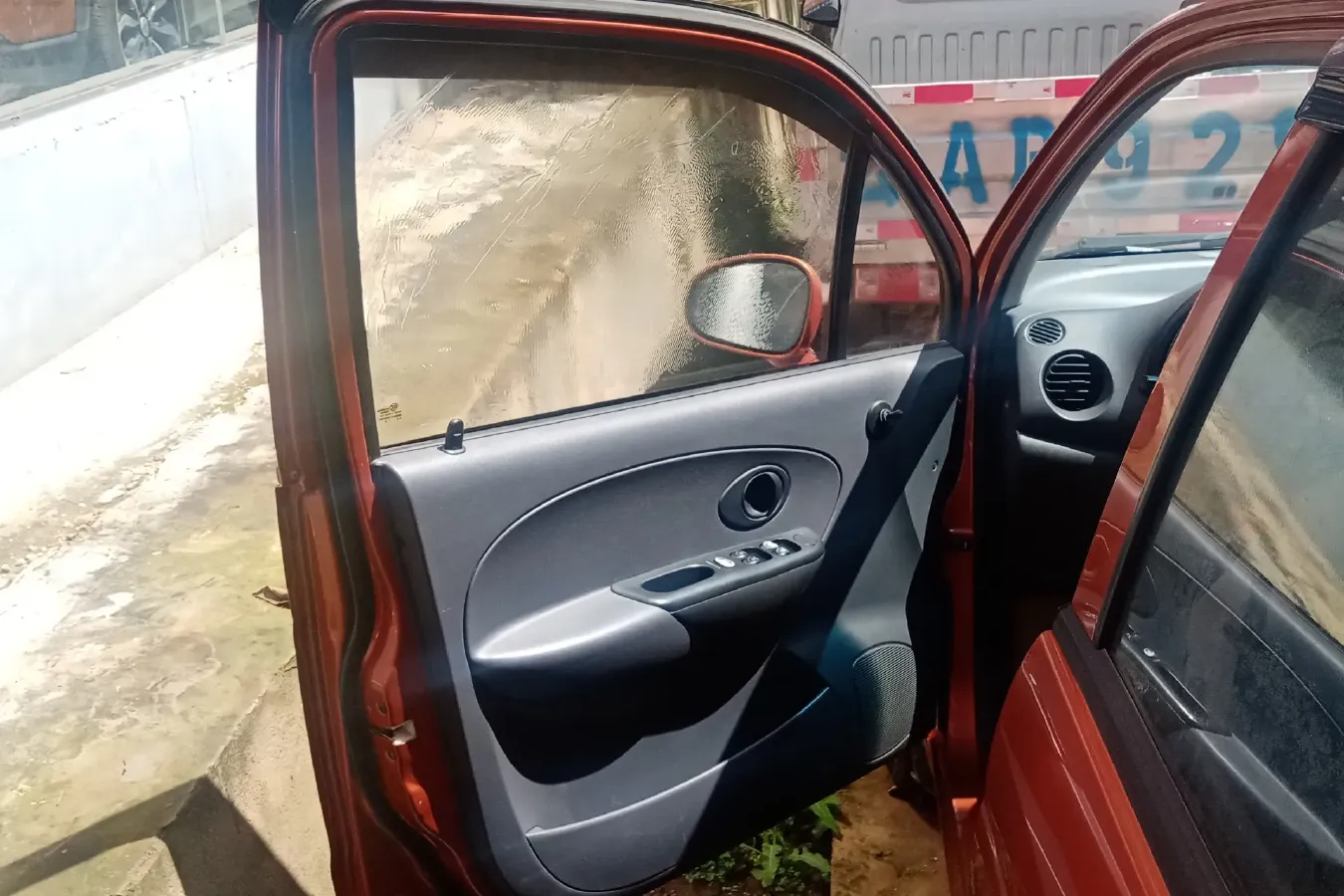 2012 BaoJun LeChi 1.0L 69HP L4 5MT,autocango,china used car exporter,china ev exporter,chinese used car exporter,chinese used ev exporter