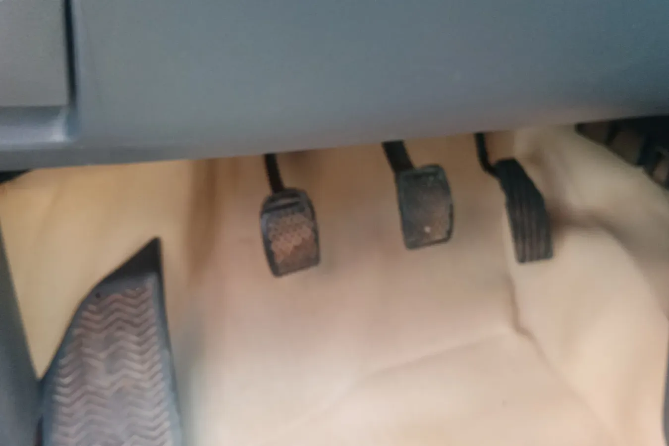 2012 BaoJun LeChi 1.0L 69HP L4 5MT,autocango,china used car exporter,china ev exporter,chinese used car exporter,chinese used ev exporter