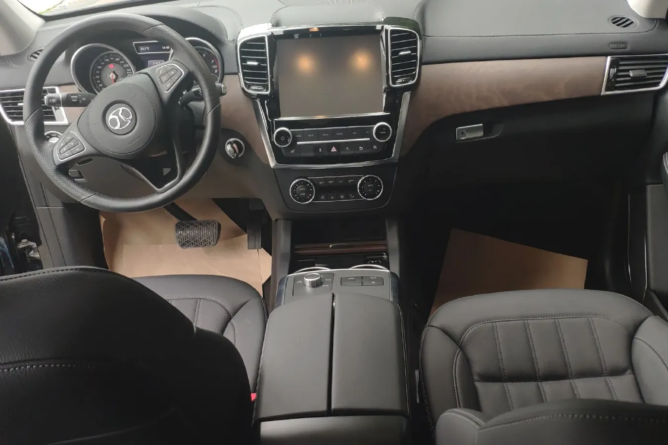 2021 BeiJing BJ90 3.0T 333HP V6 9AT,autocango,china used car exporter,china ev exporter,chinese used car exporter,chinese used ev exporter