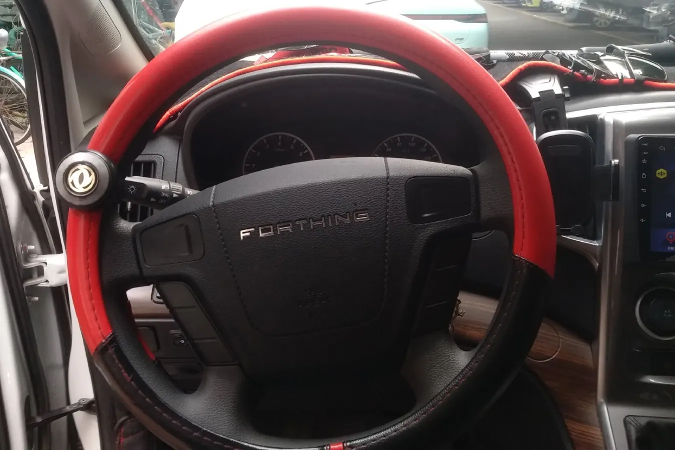 2021 DongFeng Forthing LingZhi Plus 2.0L 133HP L4 6MT,autocango,china used car exporter,china ev exporter,chinese used car exporter,chinese used ev exporter