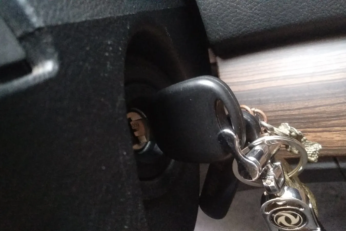 2021 DongFeng Forthing LingZhi Plus 2.0L 133HP L4 6MT,autocango,china used car exporter,china ev exporter,chinese used car exporter,chinese used ev exporter