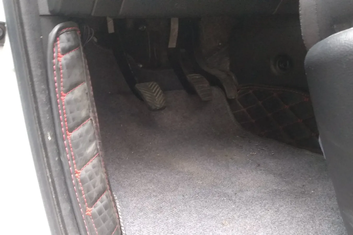 2021 DongFeng Forthing LingZhi Plus 2.0L 133HP L4 6MT,autocango,china used car exporter,china ev exporter,chinese used car exporter,chinese used ev exporter